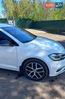 Универсал Volkswagen Golf 2017 в 