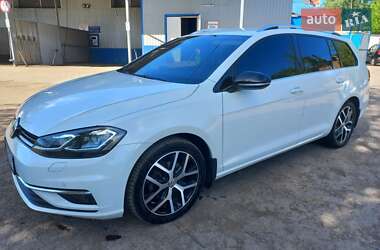Универсал Volkswagen Golf 2017 в 