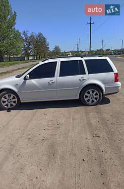 Универсал Volkswagen Golf 2004 в 