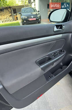 Хетчбек Volkswagen Golf 2007 в 