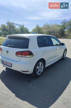 Хетчбек Volkswagen Golf 2012 в 