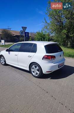 Хетчбек Volkswagen Golf 2012 в 