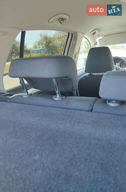 Хетчбек Volkswagen Golf 2012 в 