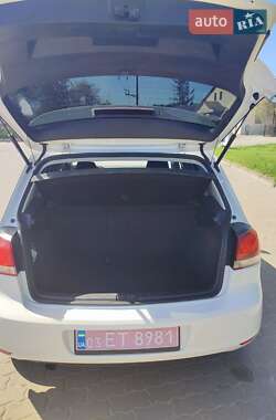 Хетчбек Volkswagen Golf 2012 в 