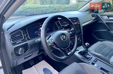 Универсал Volkswagen Golf 2017 в 