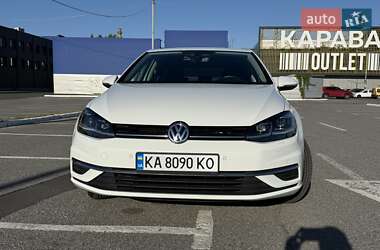 Хэтчбек Volkswagen Golf 2018 в Киеве