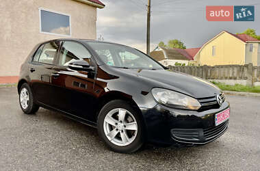Хетчбек Volkswagen Golf 2009 в 