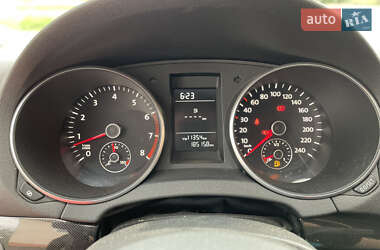 Хетчбек Volkswagen Golf 2009 в 