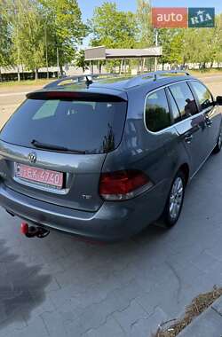 Универсал Volkswagen Golf 2010 в 