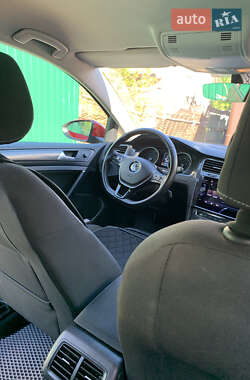 Хетчбек Volkswagen Golf 2018 в 