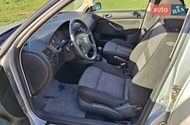Универсал Volkswagen Golf 2001 в 