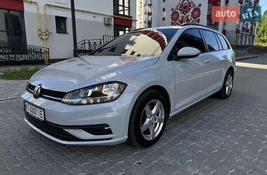 Універсал Volkswagen Golf 2018 в Івано-Франківську