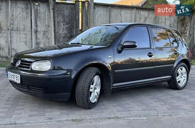 Хетчбек Volkswagen Golf 2001 в 