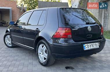 Хетчбек Volkswagen Golf 2001 в 