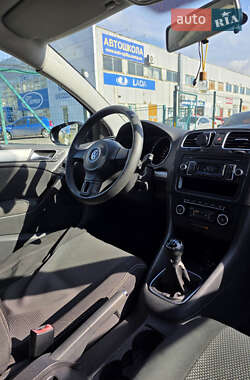 Хетчбек Volkswagen Golf 2011 в 