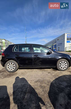 Хетчбек Volkswagen Golf 2011 в 