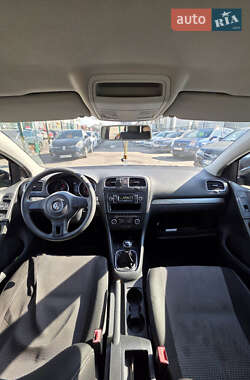 Хетчбек Volkswagen Golf 2011 в 