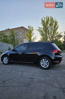Хэтчбек Volkswagen Golf 2014 в 