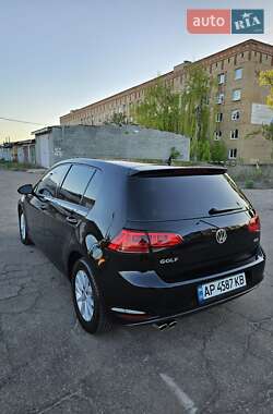 Хэтчбек Volkswagen Golf 2014 в 