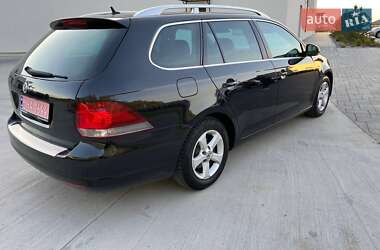 Универсал Volkswagen Golf 2010 в 