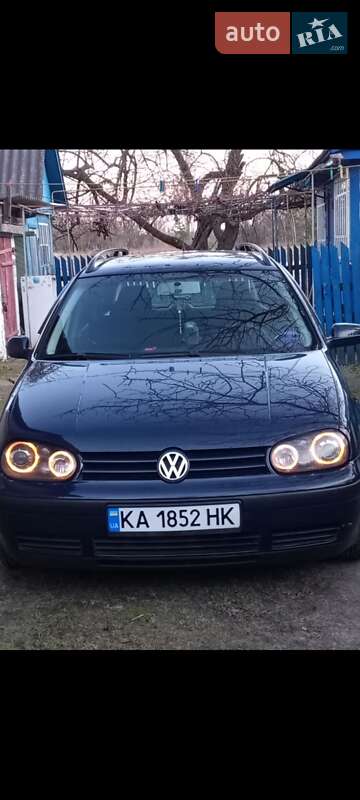 Универсал Volkswagen Golf 2002 в Киеве