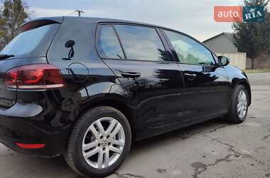 Хэтчбек Volkswagen Golf 2009 в 