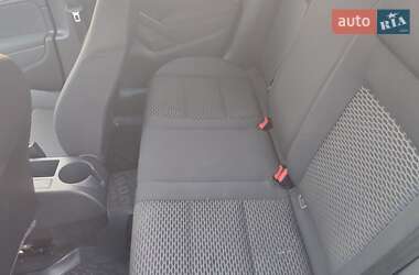 Хэтчбек Volkswagen Golf 2009 в 