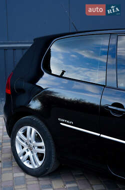 Хэтчбек Volkswagen Golf 2008 в 