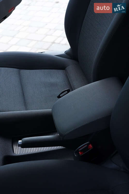 Хетчбек Volkswagen Golf 2008 в Веселиновому