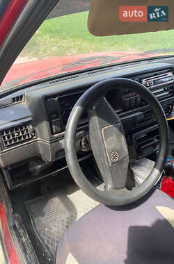 Хэтчбек Volkswagen Golf 1988 в 