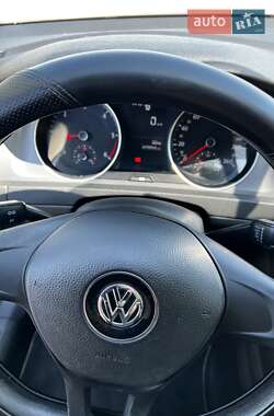 Хетчбек Volkswagen Golf 2013 в 