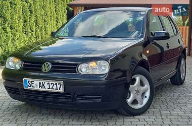 Хетчбек Volkswagen Golf 2002 в Самборі