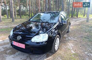 Хетчбек Volkswagen Golf 2005 в 
