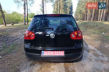 Хетчбек Volkswagen Golf 2005 в 