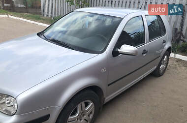 Хетчбек Volkswagen Golf 2001 в Лебедині