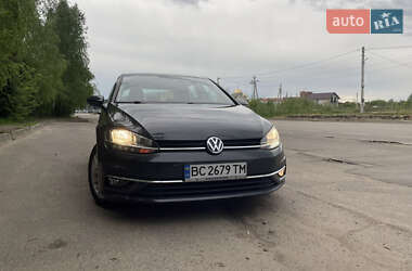Хэтчбек Volkswagen Golf 2017 в Дрогобыче