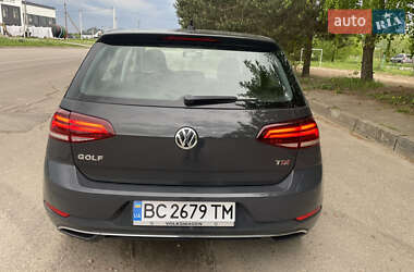 Хетчбек Volkswagen Golf 2017 в 