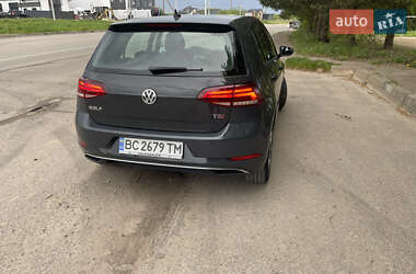 Хетчбек Volkswagen Golf 2017 в 