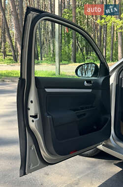 Універсал Volkswagen Golf 2012 в 