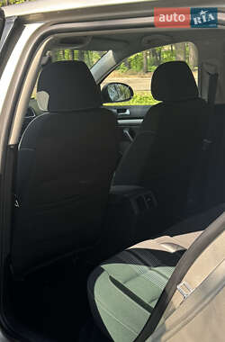 Універсал Volkswagen Golf 2012 в 