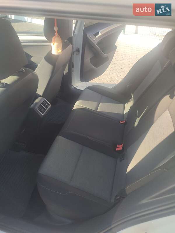 Універсал Volkswagen Golf 2013 в Києві
