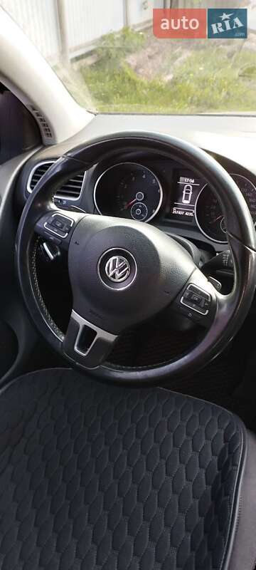 Хэтчбек Volkswagen Golf 2010 в Фастове
