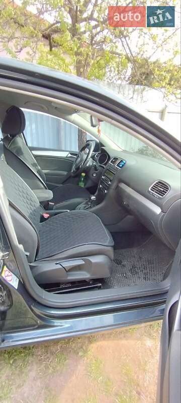 Хэтчбек Volkswagen Golf 2010 в Фастове
