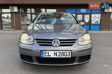 Хэтчбек Volkswagen Golf 2009 в 