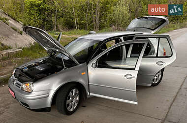 Хэтчбек Volkswagen Golf 2003 в 
