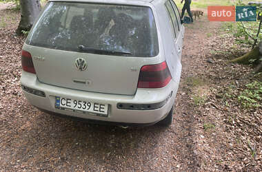 Хетчбек Volkswagen Golf 2000 в 