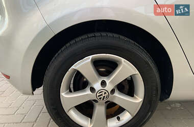 Хэтчбек Volkswagen Golf 2010 в 