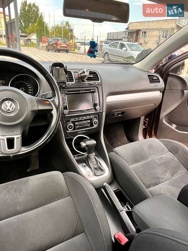Універсал Volkswagen Golf 2010 в Львові