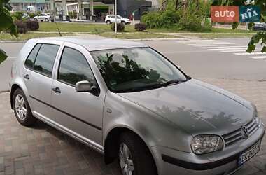 Хэтчбек Volkswagen Golf 2001 в Ладыжине