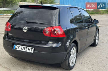 Хетчбек Volkswagen Golf 2005 в 